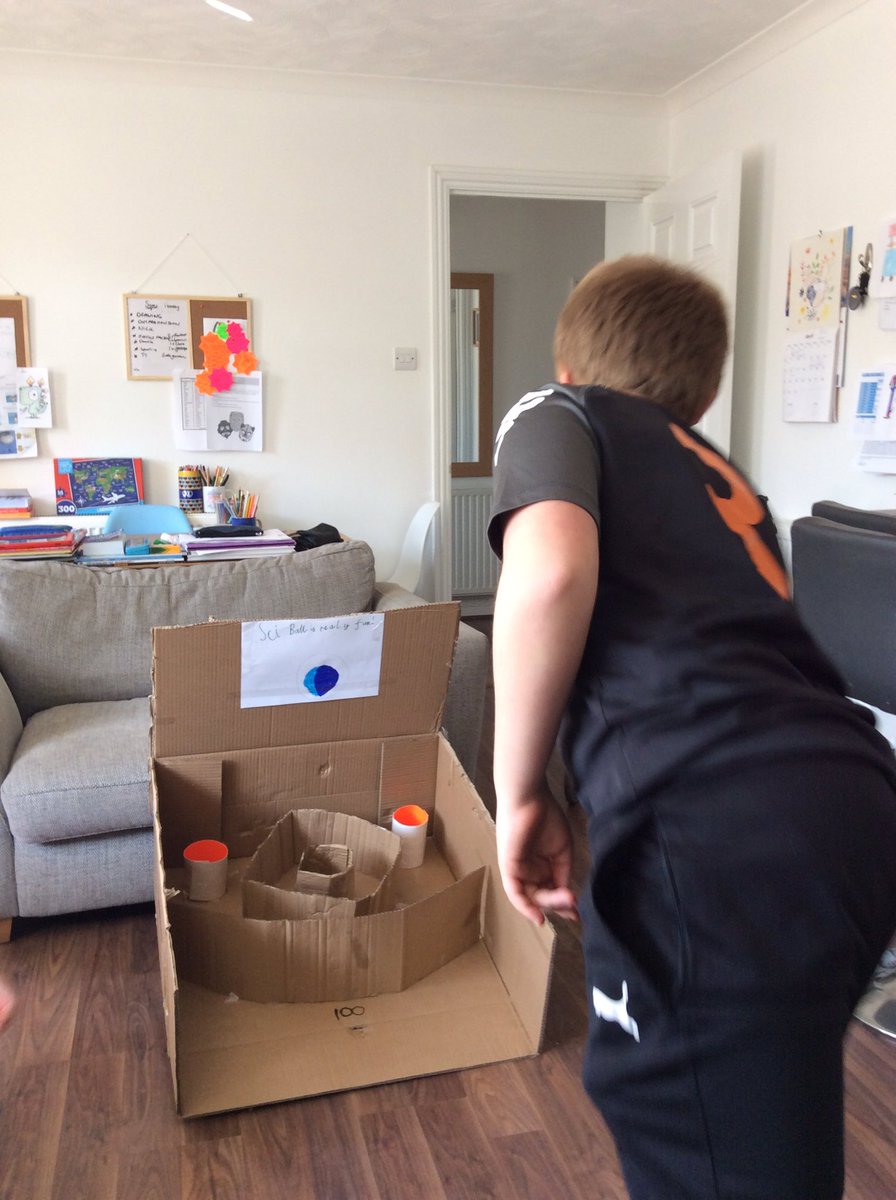 mummy_tutu's tweet photo. Lets make something with cardboard boxes 🤦‍♀️🤦‍♀️🤦‍♀️🤦‍♀️🤦‍♀️ @CanadaHillSch @canadahillbeech @canadahillrowan https://t.co/SzO5AXxaYH