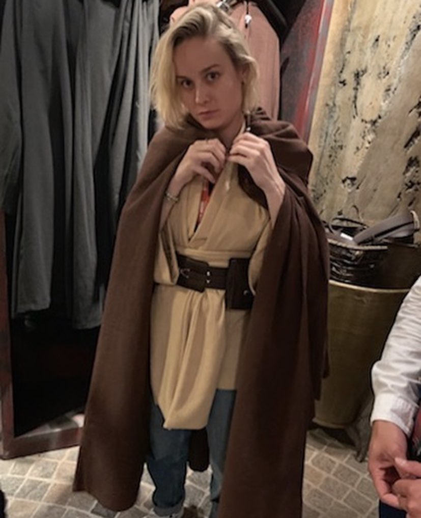 SheIsMarvel's tweet image. ⠀⠀⠀what your camera roll would
⠀⠀⠀look like if you were dating —. 
        Captain Marvel.