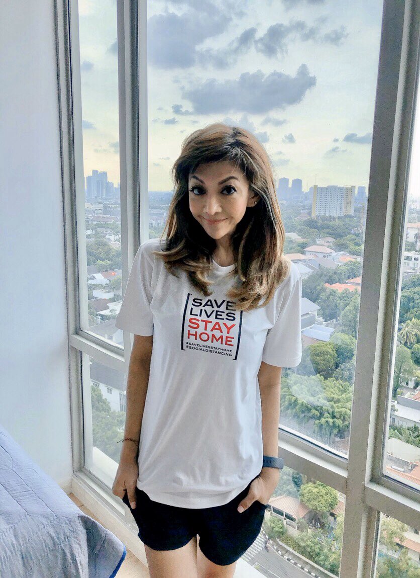 lucydinata's tweet photo. Supporting all our Doctor Heroes out there fighting❤️
#SocialDistancing #StayHomeSaveLives #stayhomesavelives2020 https://t.co/U0VtEpTRgb