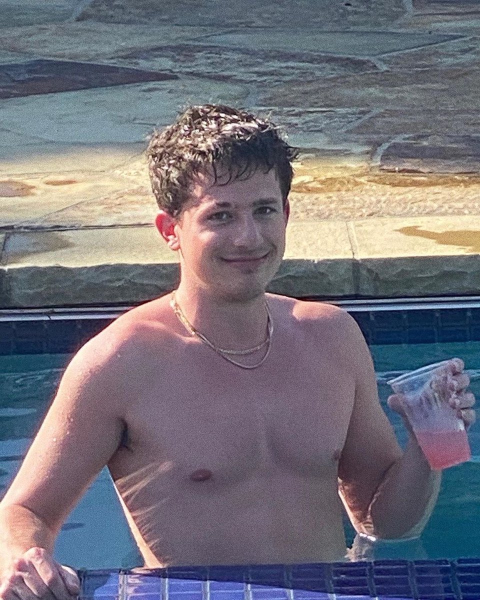 Charlie Puth Japan Auf Twitter チャーリーのinstagramより チャーリーかわいいです Charlieputh チャーリープース Charlieputh