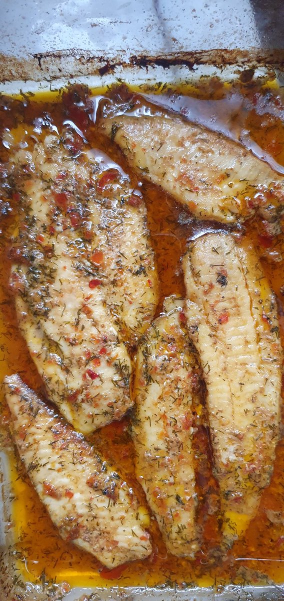 Dimi_ty's tweet photo. It's a cloudy quarantine day so I decided to cook my lunch 😁✌🏼
#cookingathome
#solefish https://t.co/EsOyZZLnY5