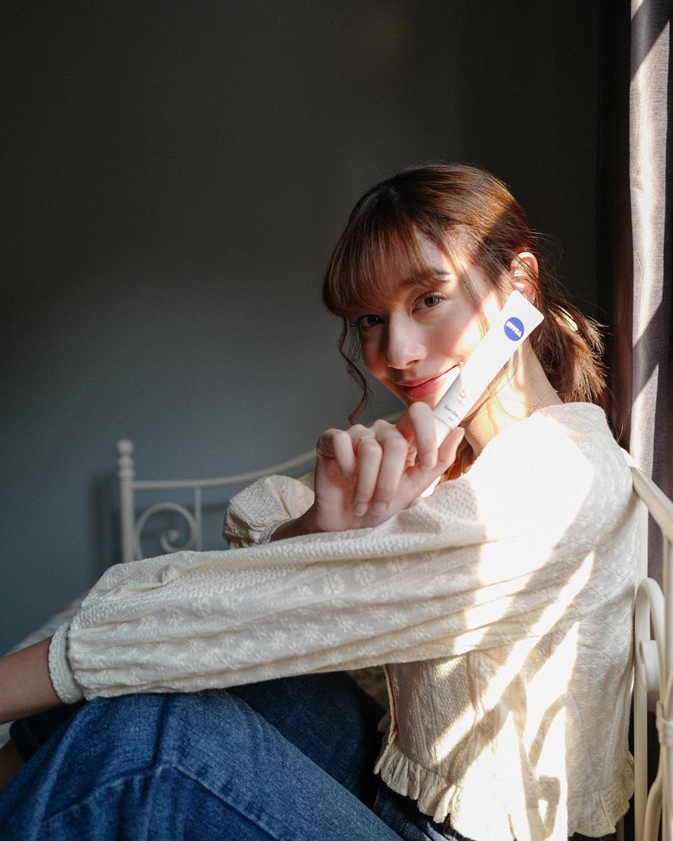 กักตัวอยู่บ้านช่วยชาติ อาจหลบ COVID-19 พ้น แต่หลบ UV ไม่พ้น !
ช่วยผิวจากแสง UV ตัวร้าย!! ด้วยกันแดดนีเวียซัน SPF50 PA+++
2 สูตร คุมมันและอัพออร่า อยู่บ้านแบบปังๆ อย่ายอมให้หน้าพังเพราะ UV
 #niveathailand #niveasun