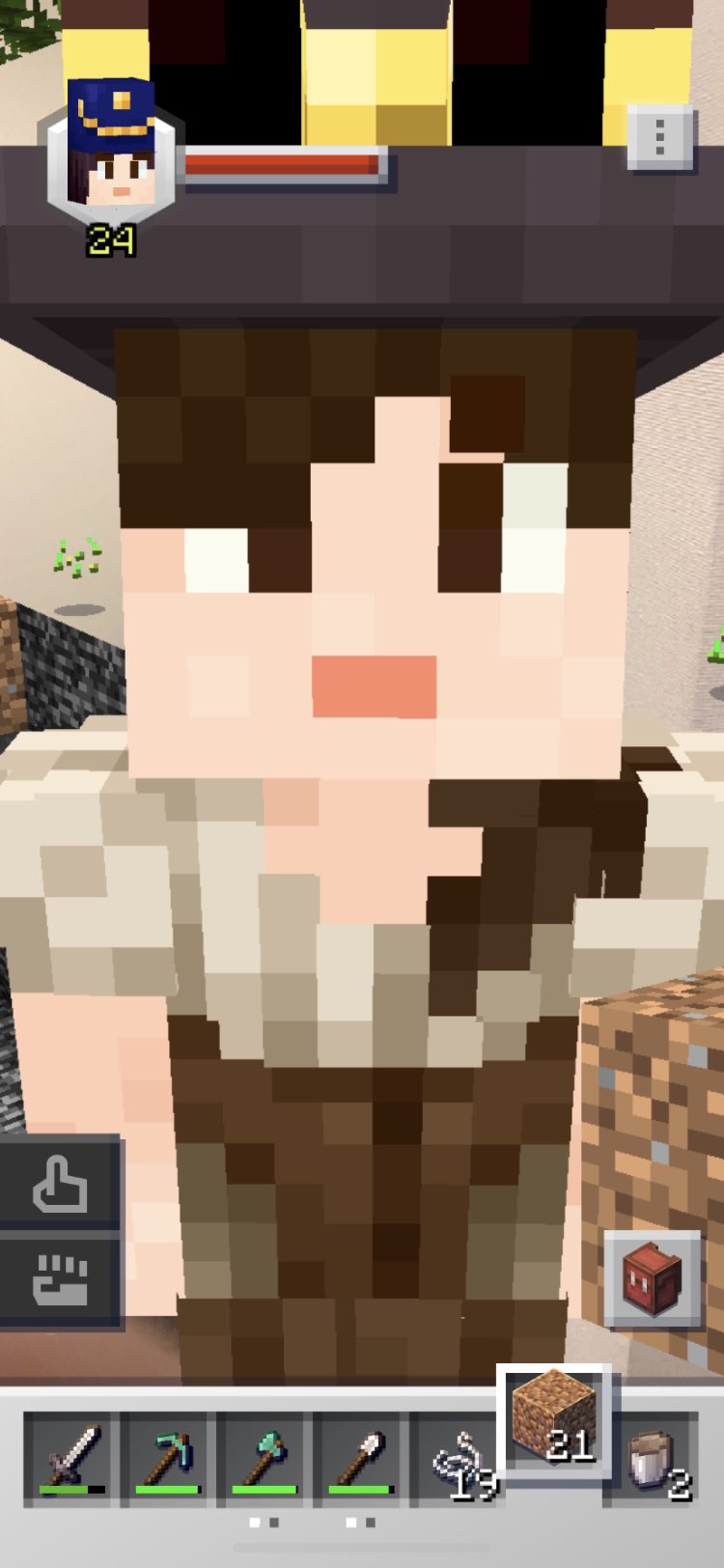 あき レアクリスタルのアドベンチャー 枯れ木 にクモたくさんと骸骨グモ 倒すとチェストと葉の生い茂った木に変わって しかも中にはモブが スキンも変えれました 地下にも鉱石があります マイクラアース Minecraftearth T Co Y0jgwz8sp6
