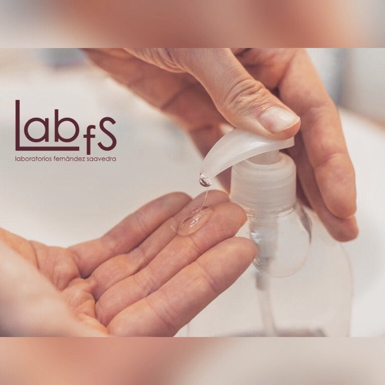 LABFS1's tweet photo. El #geldemanos debe contener un mínimo de 60% de alcohol para ser eficaz contra bacterias y 🦠. En esta época de escasez de #hidroalcohólicos, en #LabfS nos dedicamos a suministrar a los colectivos profesionales de La Región contribuyendo a frenar el contagio en su ámbito laboral https://t.co/BWGO7ZUo4U