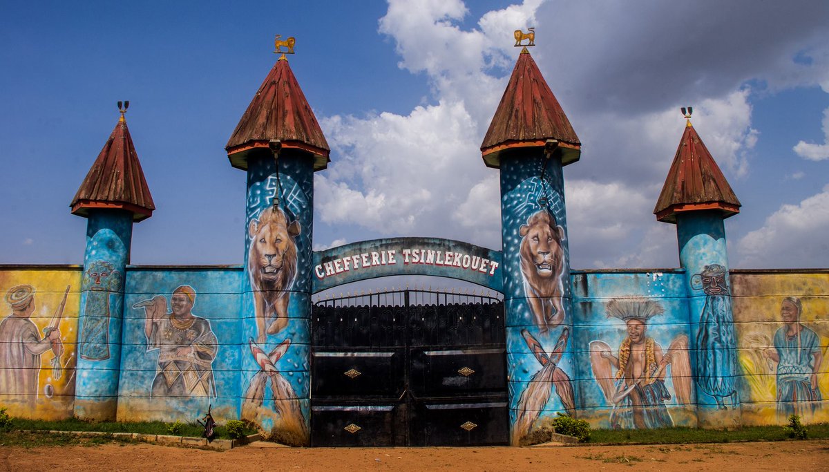 gampsonfranck's tweet photo. Découvrir le #Cameroun➡😱🌇💚❤💛
Welcome to #Cameroon #237DaysTrip
#J77 #suivezleguide @RomualdNgueyap @ckomentmagazine @ChouchouMpacko
Chefferie Tsinlekouet
#totalchan2020 #NationBranding https://t.co/IJ9gHC9H4t