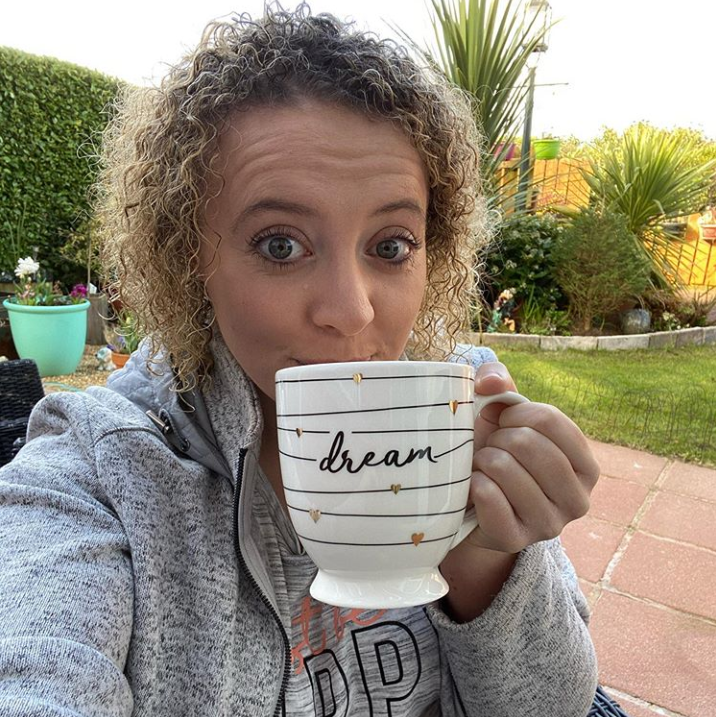 SlimmingWorld's tweet photo. With strategies to help you stay on track, #Recipe inspiration for your store-cupboard staples, and move-more motivation for at-home #BodyMagic 🧘♀, #TheSlimmingWorldBlog is full of weight-loss wisdom! Thanks for the pic Loren (lifeofloren__ on Insta). https://t.co/8vQFhsyH7q https://t.co/BKSkscmXb8
