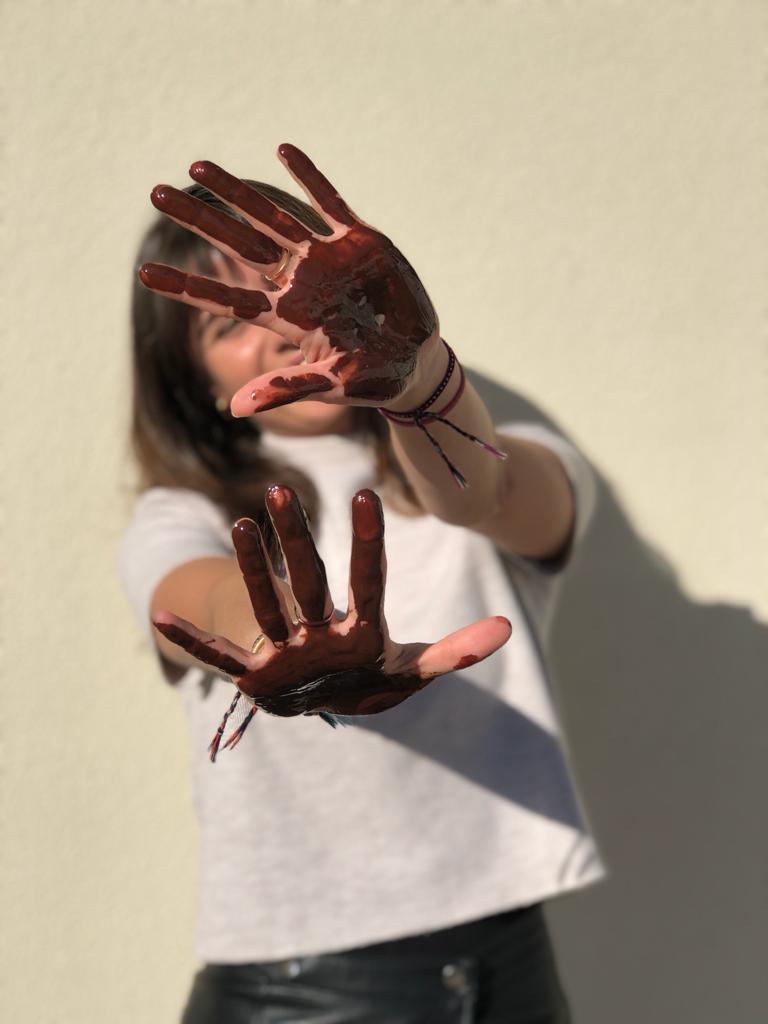 NewtreeChocolat's tweet photo. It’s important to avoid touching our face because it helps the spread of the virus. Unfortunately, we do it unconsciously. 

To stop doing that, we put chocolate on our hands but it didn’t work so well🤔 

So let's stay at home, wash our hands and try to stop touching our face😉 https://t.co/rSWS2sNS55