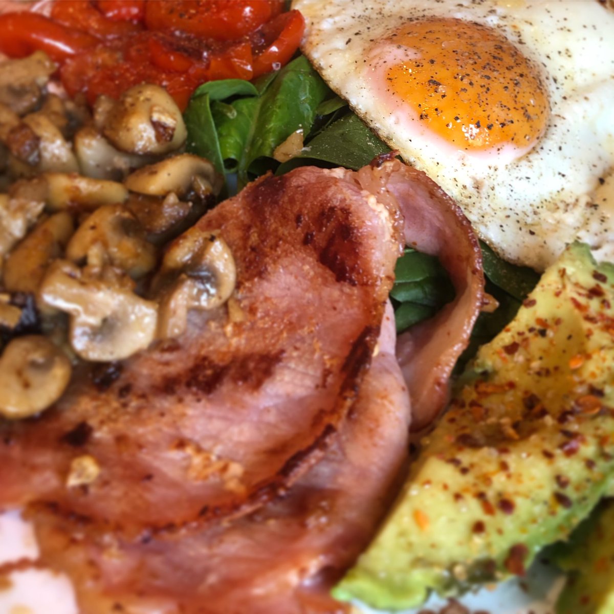 I’ve been dreaming all week of this breakfast. Garlic butter mushrooms and a much hoarded egg! #brunchathome #lockdowncooking