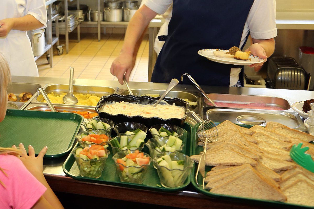 *Information on free school meals*

Neath Port Talbot Council is to issue bank transfer payments to parents of pupils entitled to free school meals instead of the ‘grab and go’ bag system.

To register for the payment and for more information, click here: npt.gov.uk/1410?pr_id=6458
