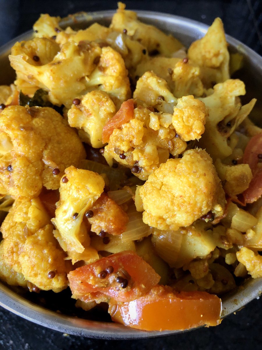 AboutIndia's tweet photo. #CurfewCooking Day 14: It’s all downhill after yesterday’s special prawn curry. Back to aloo gobi and the same boring dal — quick and easy! 😂 #Lockdown21 #CantStopWontStop #notgoingout #Indianfood https://t.co/ULIZwKpz6f