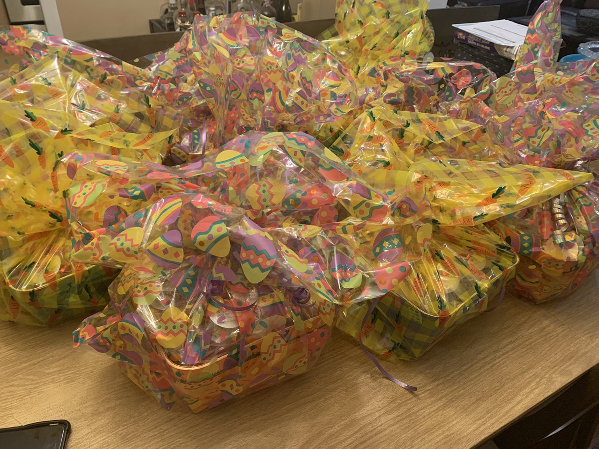 EuealD's tweet photo. Check These Out!  Just another way of appreciating our frontline colleagues!!   Shoutout to Sue for setting it all up!!  The teams loved them!! #TheMightyR70 #NYCisStillStrong @PaulKostishak @SuzanneAliperti @harrichand_ravi @MZeleenaCVS @KirsiDiaz1 @frazzetta_mike @YearwoodAndy https://t.co/6sVE60yqNE