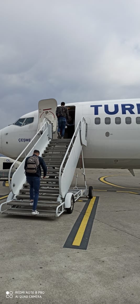 yavuzselimkiran's tweet photo. Karadağ’dan daha evvel getirdiğimiz 194 işçiye ilaveten bugün de 3 farklı #THY uçuşuyla 479 vatandaşımızı ülkemize(Adıyaman) getiriyoruz. https://t.co/7L9Ifvt4D9