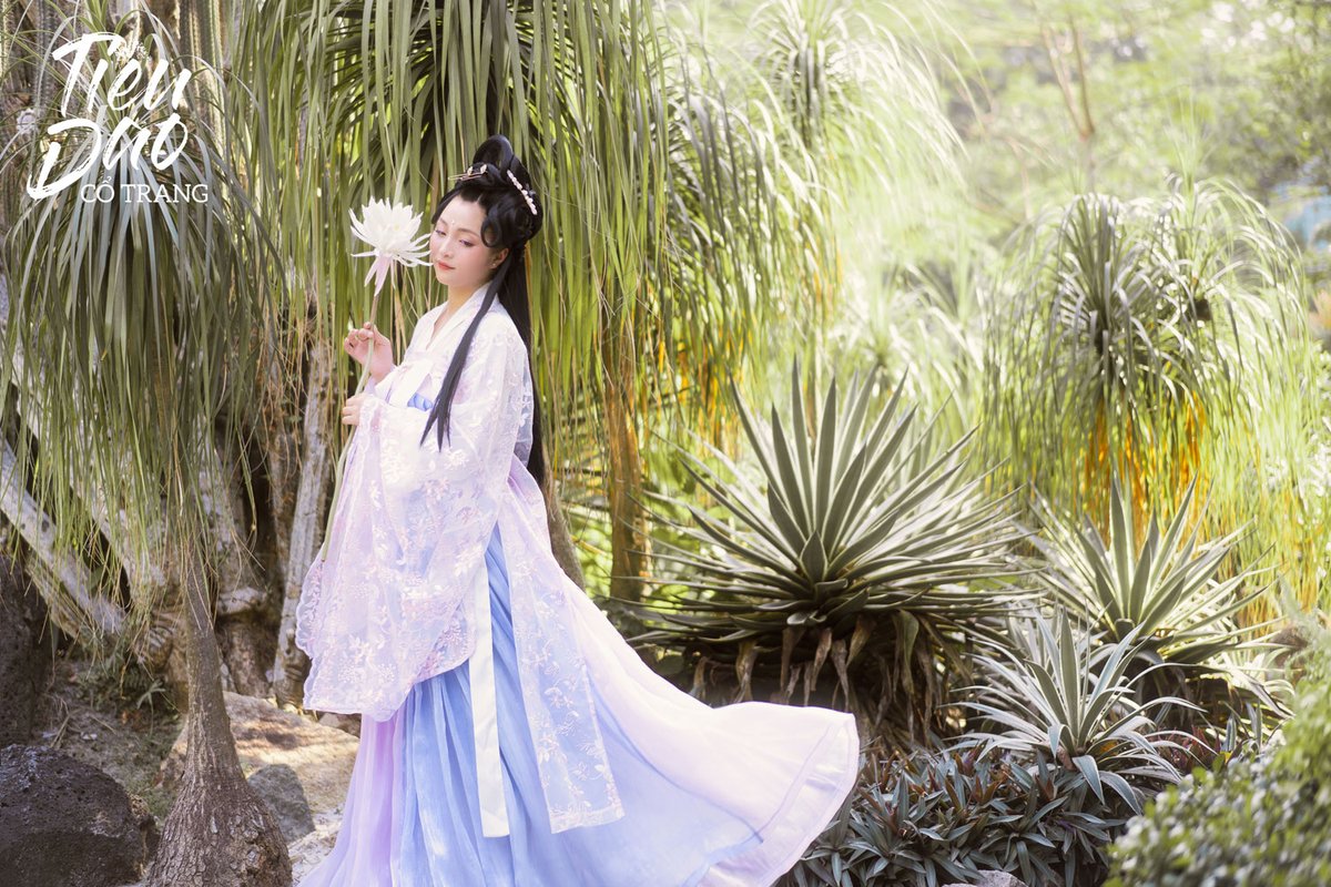 TieuDaoCoTrang's tweet photo. Chụp ảnh cổ trang ngoại cảnh & studio: Xuân Anh Tử Lam 😍
Full album: https://t.co/2xaXrP3qx0
Facebook Fanpage: https://t.co/KKRjzeDN4s
Zalo: 090312501
Studio: 540/22 CMT8 P11 Q3 TpHCM
#chupanhcotrang #tieudaocotrang #hanphuc #Hanfu #Cosplay #ChinaStyle #Beauty #Vietnam https://t.co/5OVXjptsxG