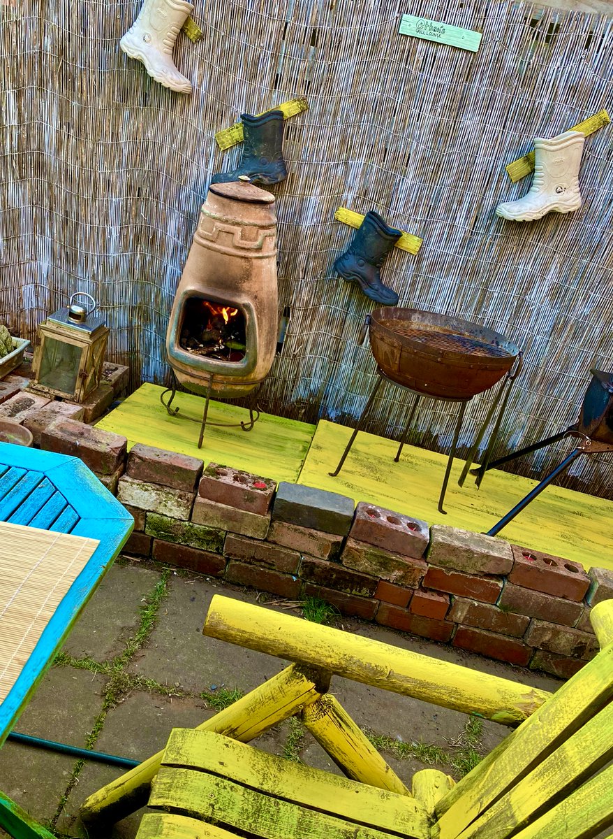 Christopher Burt tweet media