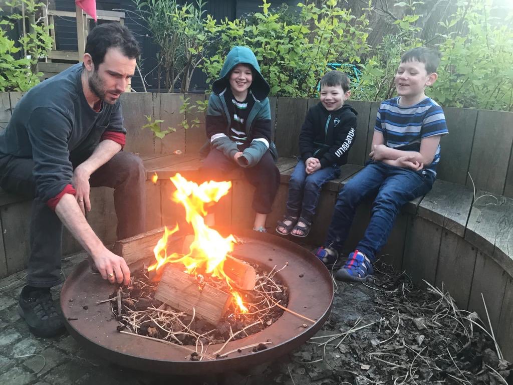bexchapman3boys's tweet photo. Missing Nursery class @SJTDPrimary but keeping nice and busy with his brothers, books and wildlife! https://t.co/p3Gh1TwdnV