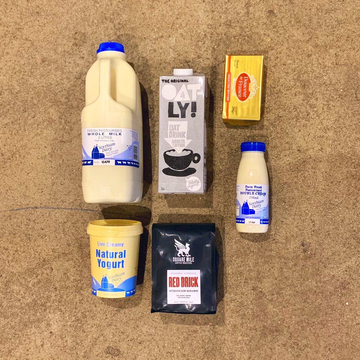 salthousese4's tweet image. We’re delivering locally as usual today:

@LBPedlar sourdough (a few loaves remain)
@NorthiamDairy
@squaremile (thanks to @brownsofse4)
@loctoachocolate &amp;amp; other snacks
and good drinks!

SalthouseBottles.com