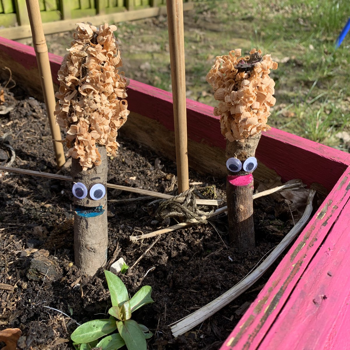 madmakerdad's tweet photo. Ditch the plastic toys; all you need is a stick (and googley eyes) #stick #googleyeyes #googleyeyeallthethings #workshopplay #toddlerintheshop #woodentoys https://t.co/AzTvOXoqTl