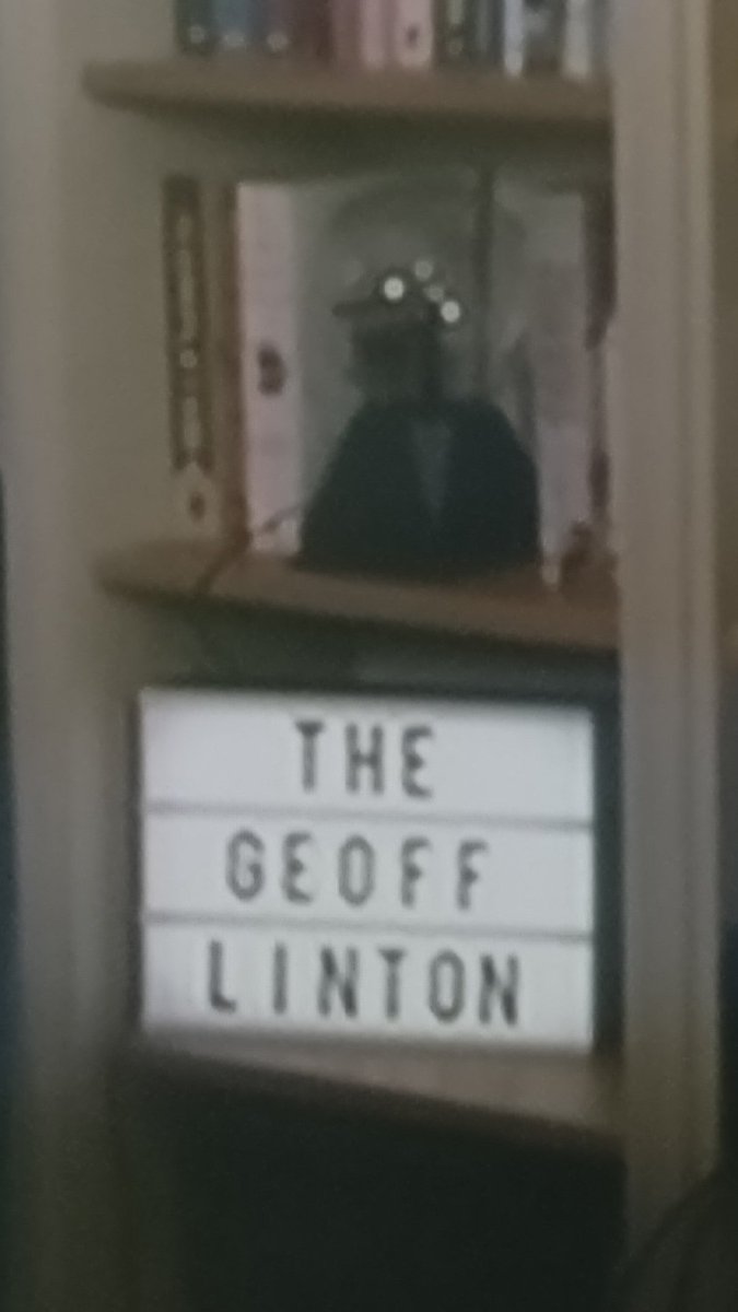 1stefan's tweet photo. @mrdanwalker Nice touch with the sign in you inspiration isolation station 👍  @RealBobMortimer #footballfocus https://t.co/Rcq4jHvfX7