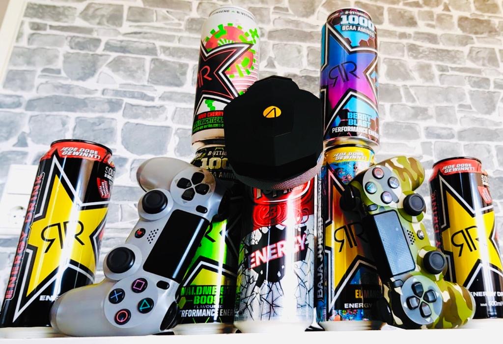 FoxPatrick12's tweet photo. WL kann beginnen! Was sagt ihr zum Team, was wird am Ende dabei rauskommen?#FIFA20 #wirbleibenzuhause https://t.co/XiRntpzMhn