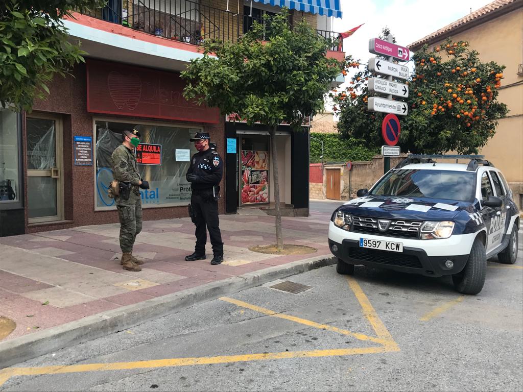 Ayto_Cehegin's tweet photo. El Ejército  refuerza la vigilancia en Cehegín

https://t.co/ir8YscZjb5 https://t.co/PtFVSLTXW8