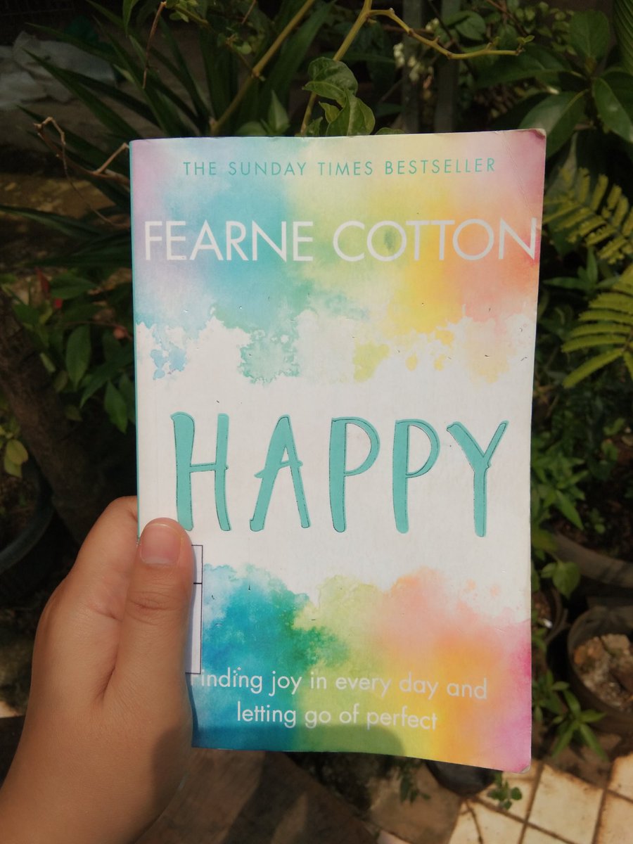 Mau biasain baca buku english text kok berat bgt yaa....
Gak kelar-kelarrrr 🙈

Ada yg udah pernah #bacabukuini ?