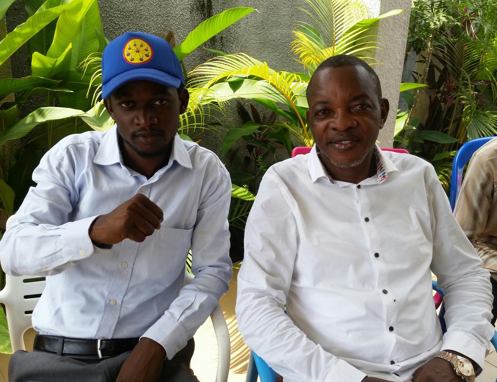 NzolamesoM's tweet photo. Malgré nos différences politiques mais la nation prime à tous. Je suis maintenant avec l'hon. Mike mukebayi question de parlé sur ses séjours en prison, lui souhaité joyeux anniversaire puis parler de la situation politique du pays. https://t.co/XoV8vXeBZ3