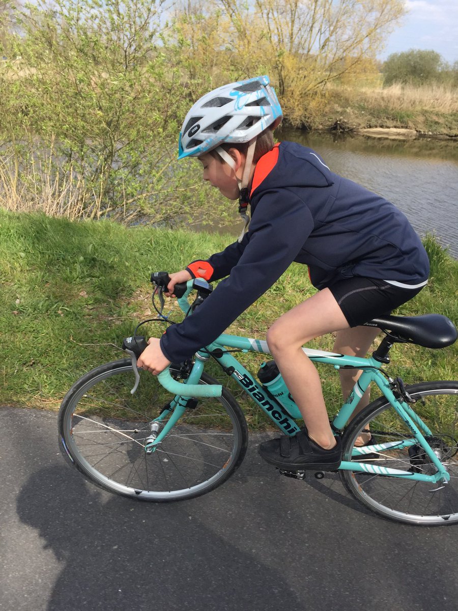 KristofMeul's tweet photo. ❤️ #cycling #dender #firstrideoftheseason #son #sun  #enjoy #moretocome https://t.co/sxZAYlpIyN
