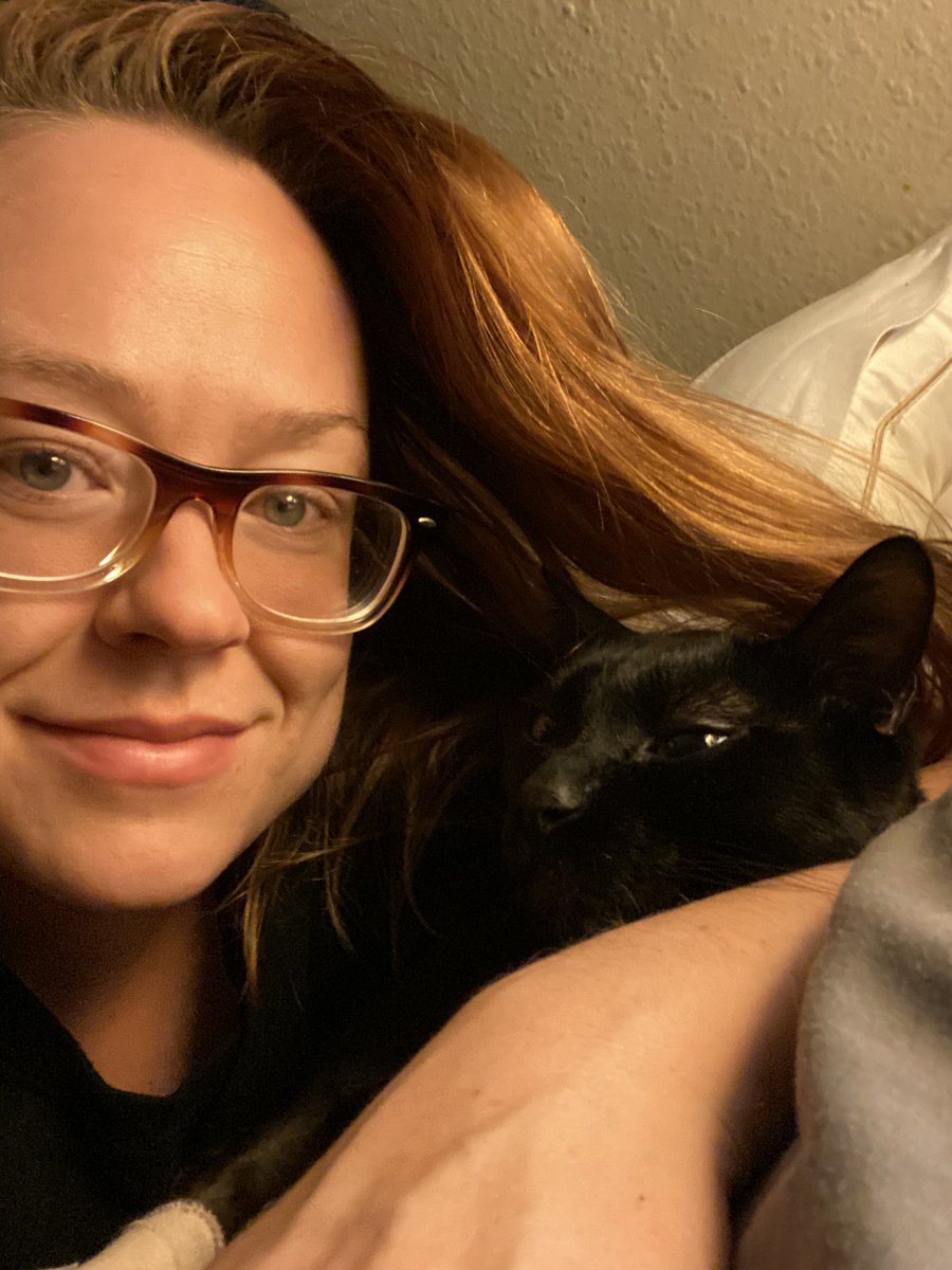 6/ Severus got a long, painful recoverable ahead but I am so glad he is back at home with me. He’s gotten even more needy and clingy since his “adventure” and insists on being as close as he can at all times, especially at night, when he wants to cuddle right next to me in bed.