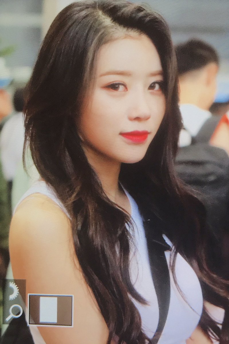 13. also this... 180818 mijoo? this might not even be related to woollim or anything maybe she just had a bad day but it's obvious that she'd been crying before they got to the airport :(