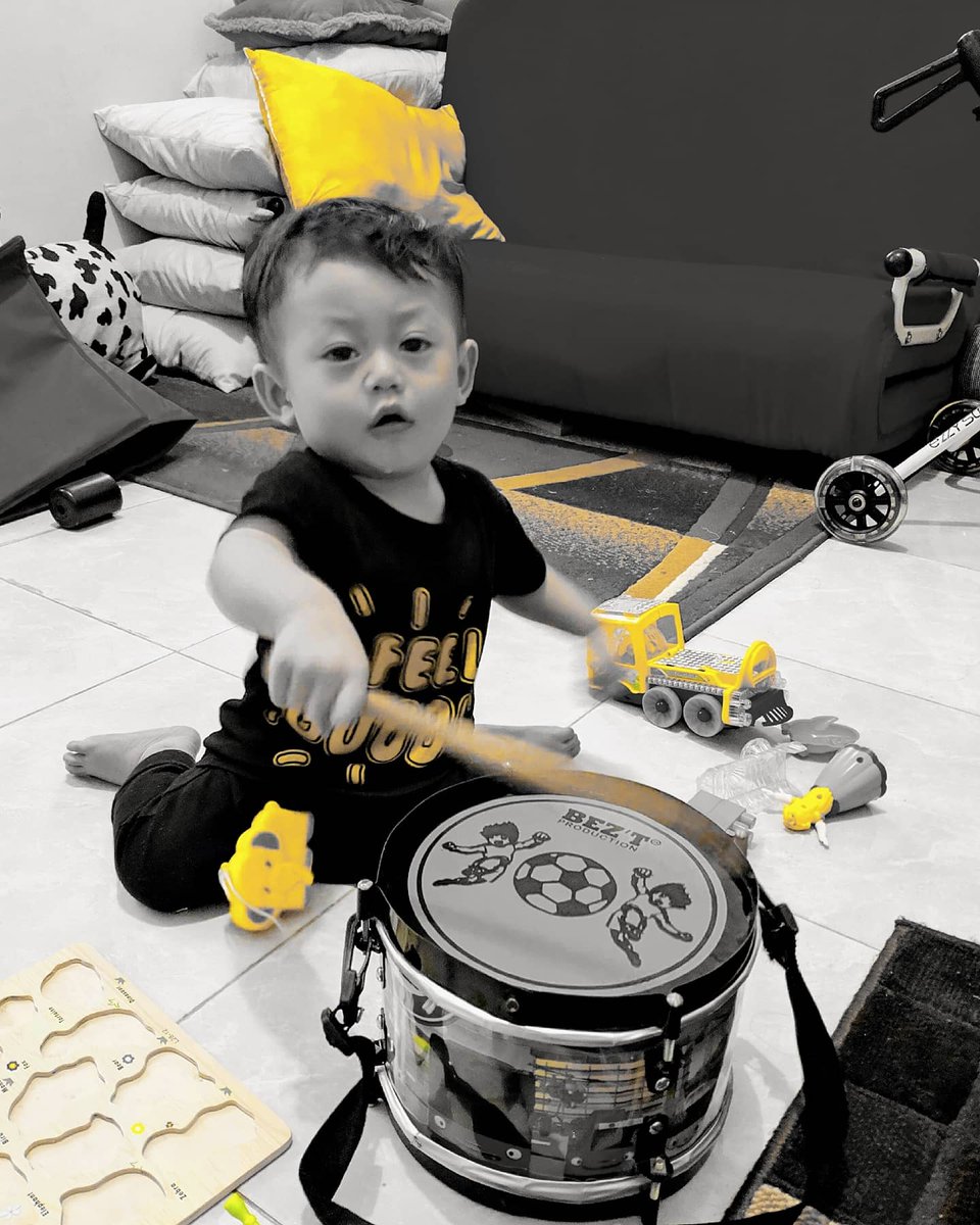 ElZioDamario's tweet photo. Yuk menabuh kendang Yuk.. -ElZio
.
.
#stayhome #drumband #latihan #bayilucu #bayisehat #malanghits #together #forever #cowok #photography #action #sakkarepku #sakkarepmu https://t.co/mvr8WoK5Tg
