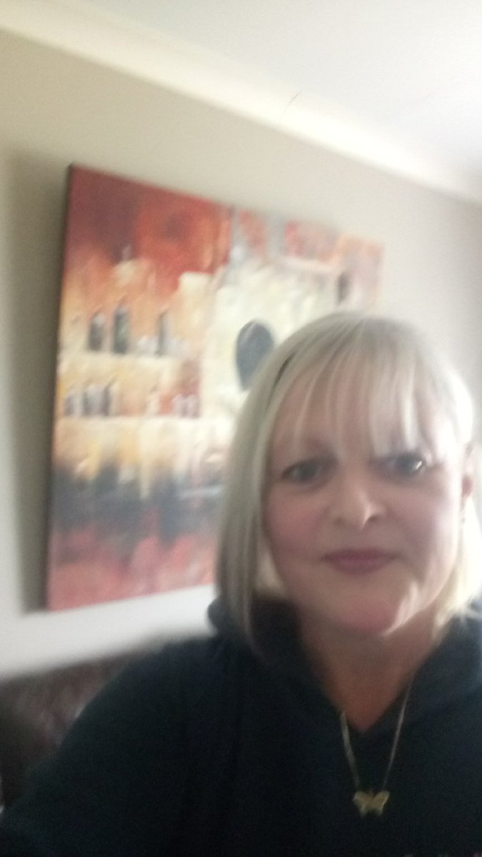 ShazzerMarie's tweet photo. My #COVID19 #FringeCut 💇 😂🤣😂🤣😂😬🙈💖🤗 X https://t.co/cFUxqb87fy