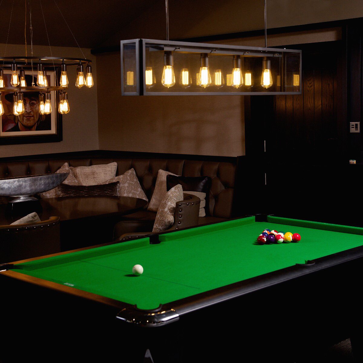 YorkshireDesign's tweet photo. The weekend is here! If you can’t go out to the bar... bring the bar to you. #weekend #weekendishere #homebar #homelife #homelifestyle #stayinghome #stayindoors #pool #friends #family #togetherness #materials #fabrics #lighting #awardwinning #exclusive #interiors #indoor #games https://t.co/u4u0KHvI1s