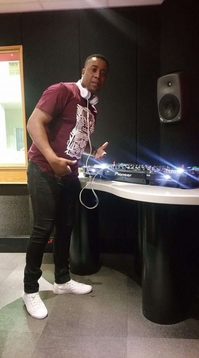 DJMTHIZO's tweet photo. Catch my mix tonight @LigwalagwalaFm 21h30 hosted by Shlabani #PartyrimeReloaded https://t.co/U0LsiZJaAg