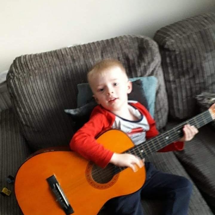 Alanoguitarist's tweet photo. Teaching Josh the basics https://t.co/Sa8UhtgVfs
