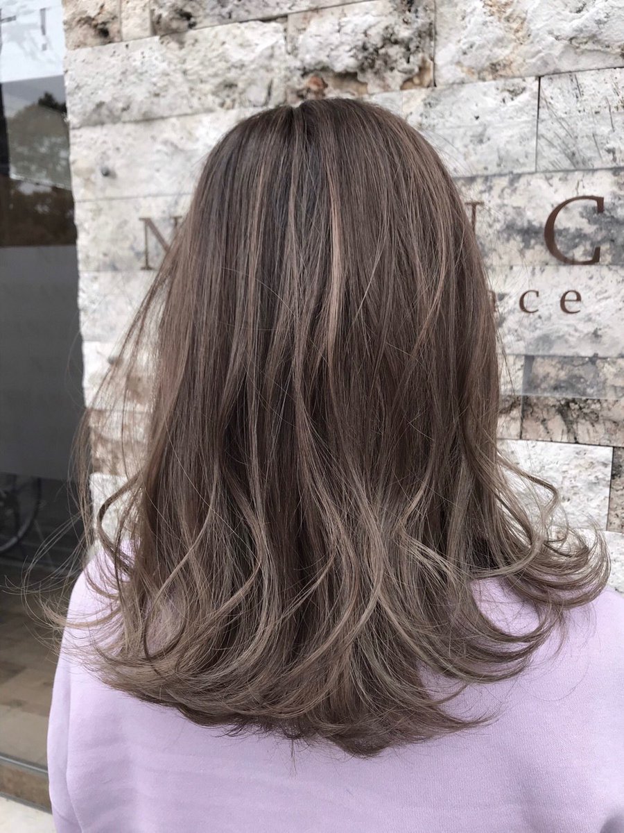 Nuance ニュアンス 泉大津 外国人風カラー V Twitter 先日のお客様 ハイライトを入れてベージュ系で仕上げました ハイライト ベージュ系 Nuance 泉大津 外ハネ 上品に 美容室
