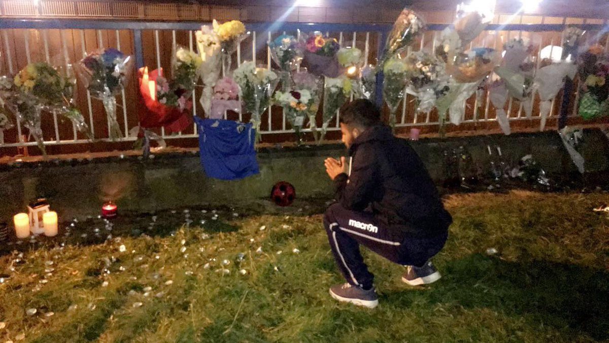 tamz_96's tweet photo. Long live a real one my brother Declan, up in the skies with the angels looking down on us all with his cheeky smile. Gone but never forgotten by many. Rest easy soldier we miss you. ๐ 4.4.17 ๐น๐ #DecsWorld #LongLiveDeclan ๐ https://t.co/fGalVWOPS9