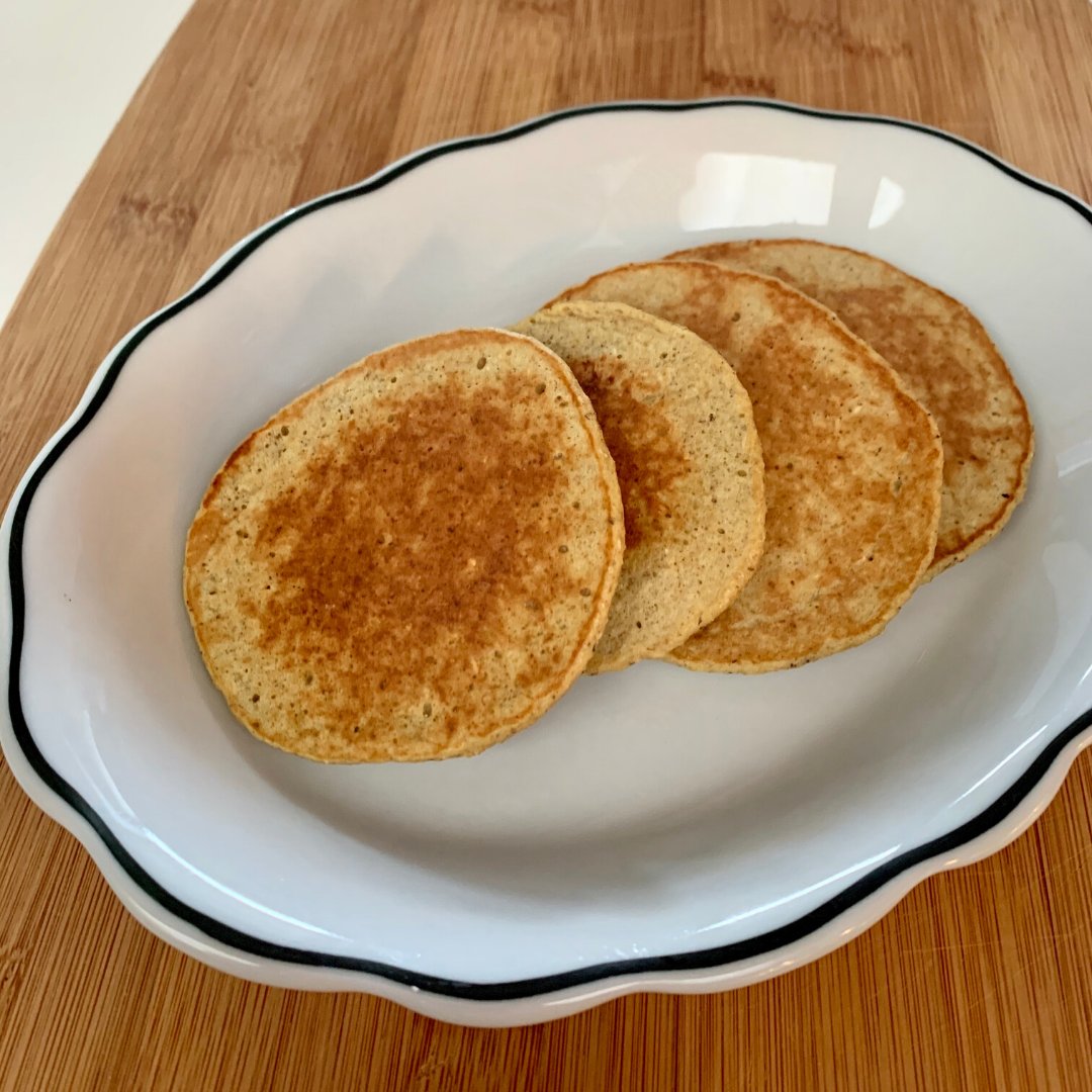 Raise your hands if you want to wake up each morning to these delicious mini pancakes 🙋🏻‍♀️ Try the recipe for Banana Saffron Pancakes here: bit.ly/saffronpancake

#saffronbrunch #saffronpancakes #saffronpancake #saffronrecipes #saffronrecipe #breakfastrecipes