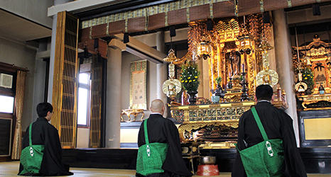 LesRomanesques's tweet photo. Notre YouTube LIVE à l'un des temples bouddhiste à Tokyo en direct 05/04/20(Dim) 10:30-(France), 18:30-(Japon)
https://t.co/yj1BM6vWP9
On va féliciter ensemble en chantant, le jour de l’anniversaire de Bouddha (Il y aura un sutra par les bonzes avant notre Show!)
#RestezChezVous https://t.co/5lFbQLTAKf