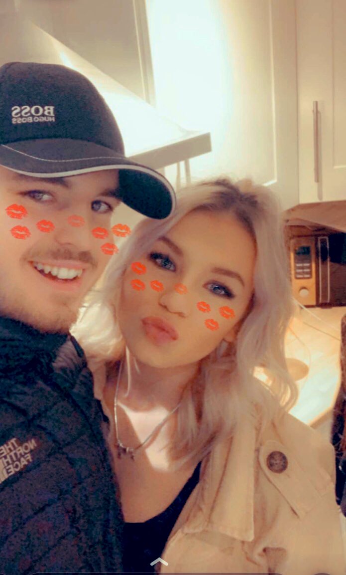 GodBuzza's tweet photo. Tb to before quarantine https://t.co/e1KrQmKxQN