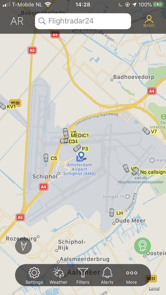 AviationProNL's tweet image. In the virtual world of VATSIM, Amsterdam Airport Schiphol is now way more busy than in real life! In fact, no active aircraft on the ground in real life...#crossthepond #ctp2020 #vatsim