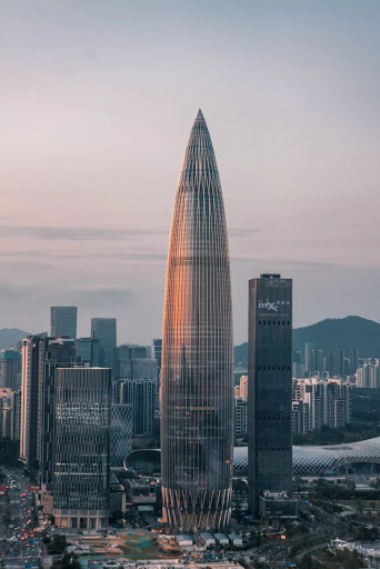 Dicho chino:

-Para ver la China de hace 1.000 años, hay que visitar Xi'an

-Para ver la China de hace 500 años, hay que visitar Pekín

-Para ver la China de los últimos 100 años, hay que visitar Shanghai

Y añadiríamos:

-Para ver la China del siglo XXI, hay que visitar Shenzhen