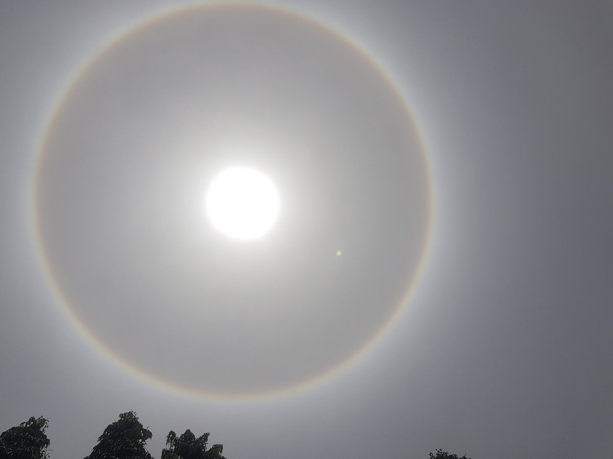 adetunjiBumsky's tweet photo. Who else witnessed the "eclipse of the sun" today in abuja??   #eclipseofthesun #AbujaTwitterCommunity  #abuja https://t.co/PMCXwUgg03