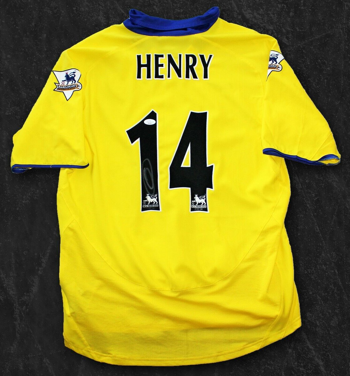 RSSignatures's tweet photo. Thierry Henry signed Arsenal Jersey now available 

https://t.co/h0vh5dVl43

#autographs #signed #thierryhenry #henry #arsenal #premierleague #futbol #soccer #autographedmemorabilia #autographed #autograph #memorabilia #jsa #forsale #racctrusted #rts143 #racc https://t.co/7CL6O2JHWH