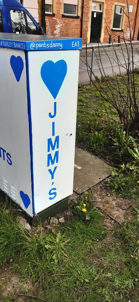 theburleybanksy's tweet photo. Painted this outside Leeds St James's (Jimmy's) Hospital. My 1 hour outside for past 3 days. Alone, area deserted,  gloves, washed hands before, during, after.
Heroes and saints. 
The best of human kind.
Thank you, you chuffin' legends. 
#NHSheroes
#NHSThankYou 
#burleybanksy https://t.co/sXQomupShn
