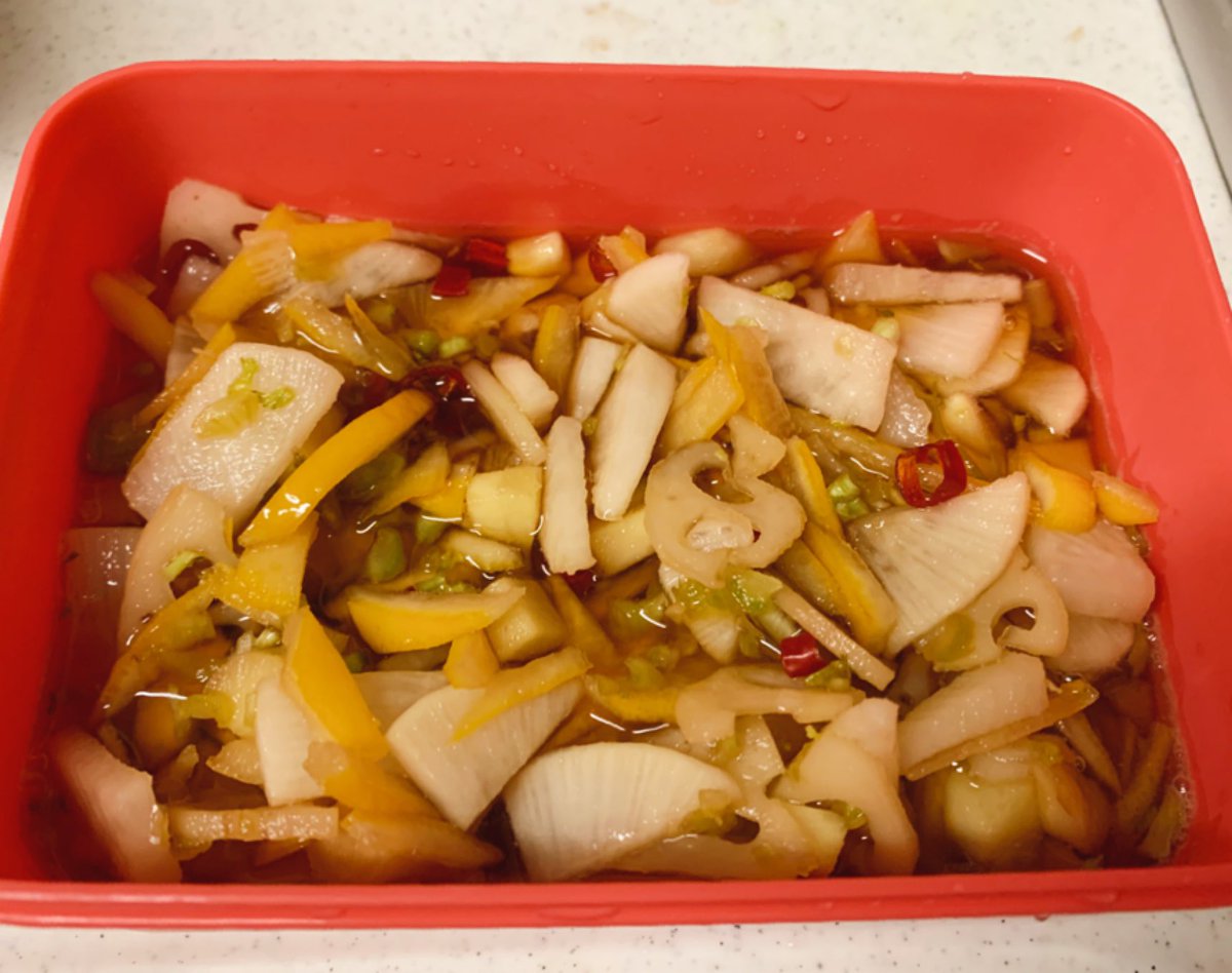 ゆき On Twitter レシピの福神漬けも作ってみたくなり追加で作ってみた 辛味大根無いから普通の大根とレンコンで 12時間寝かすの待ちきれなく2 3時間で食べちゃった レモンが効いてます Dashカレー 福神漬け