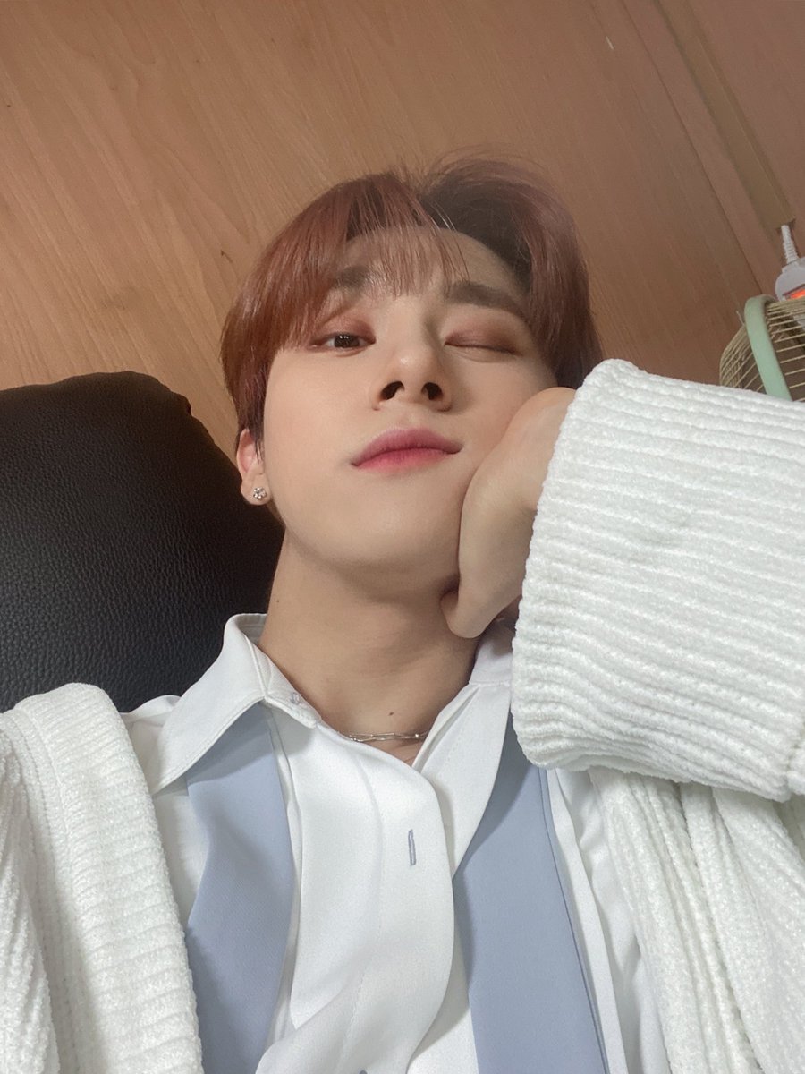 Official_MX_jp's tweet photo. [#MONSTA_X］
💌from #IM
#Wish_on_the_same_sky
#MONSTAX 💞 #MONBEBE
#사랑한다몬베베
@OfficialMonstaX https://t.co/dnsguPs0jZ