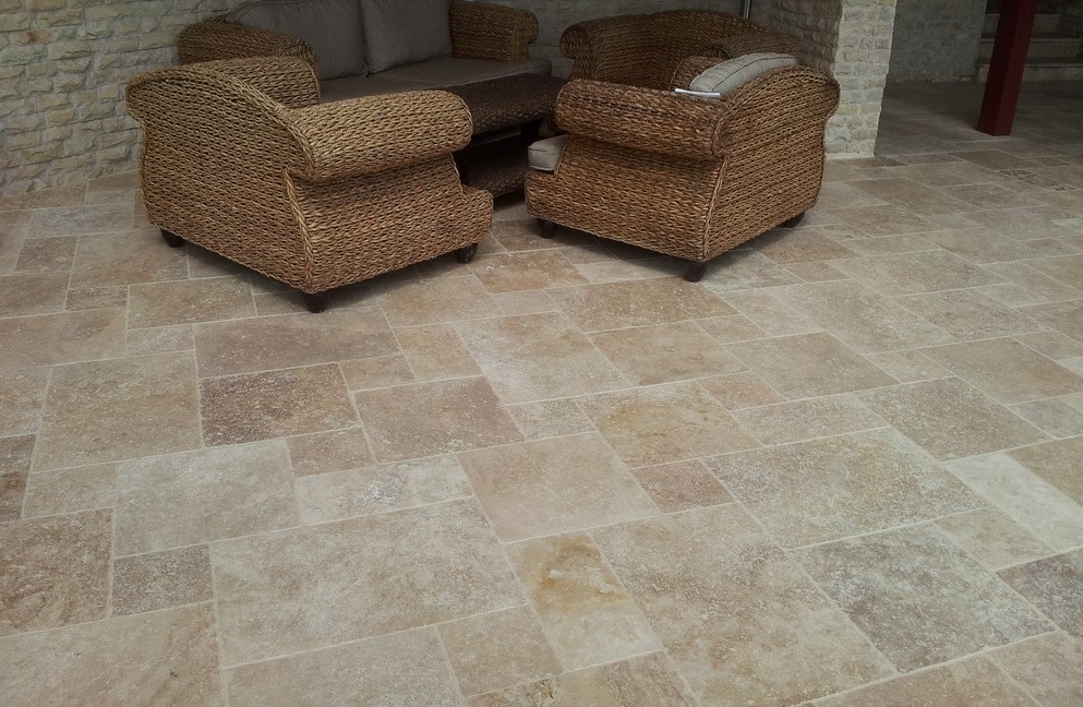 natamar_stone's tweet photo. Travertine is not just for residential spaces, it can have a huge impact in commercial spaces also. Here it is a peek from a beautiful hotel Project. It features Latte Tabea – Cream Color #travertine #frenchpattern #tiles in Tumbled finishing with excellent quality. https://t.co/bcAggUlY7N