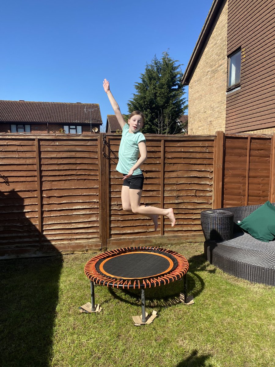 mariaandlexi's tweet photo. Saturday morning Art lesson and Exercise #rebounding #gettingreadyforeaster 🐣@NotreDameCobham @NotreDame_SPORT @guildfordcitysc https://t.co/cy4Qyslu6b