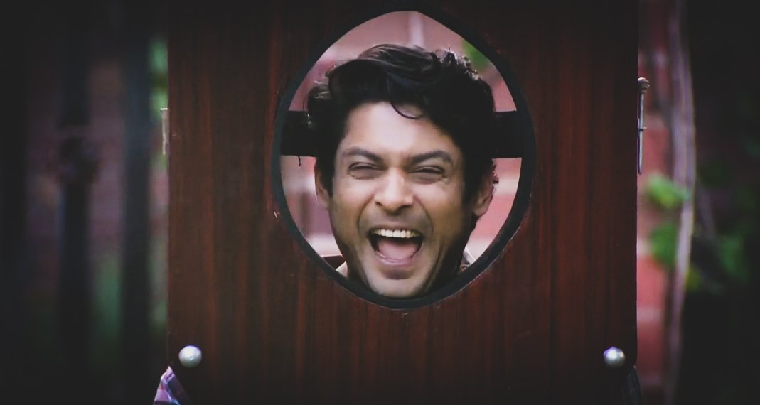  #SidharthShukla as Cans of  @CocaCola Thread.  @sidharth_shukla  #SidheartsProudOfSid
