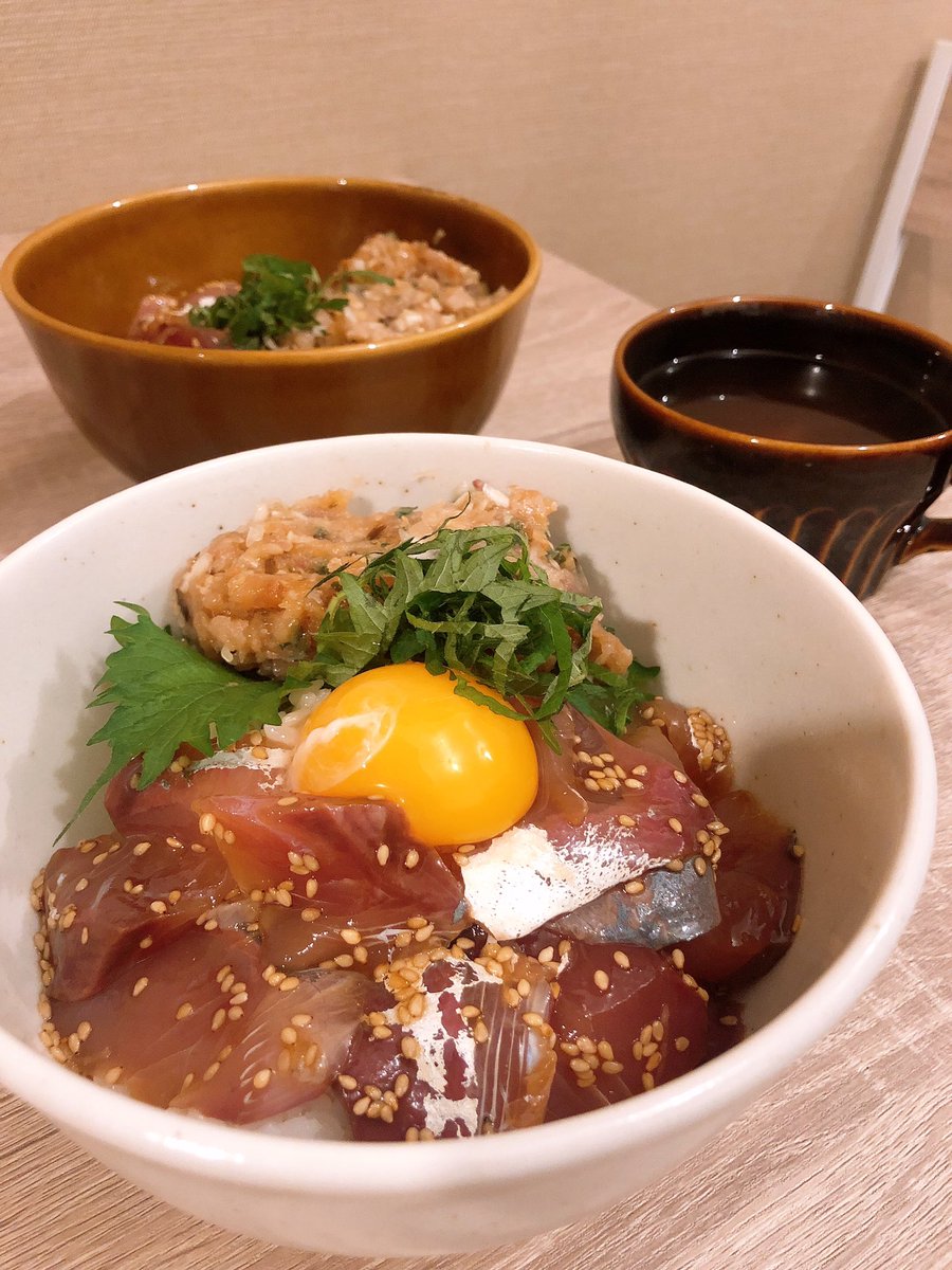 __pmgsus's tweet photo. おうちごはん、なめろうと漬け丼 https://t.co/JYY9B1TcWa